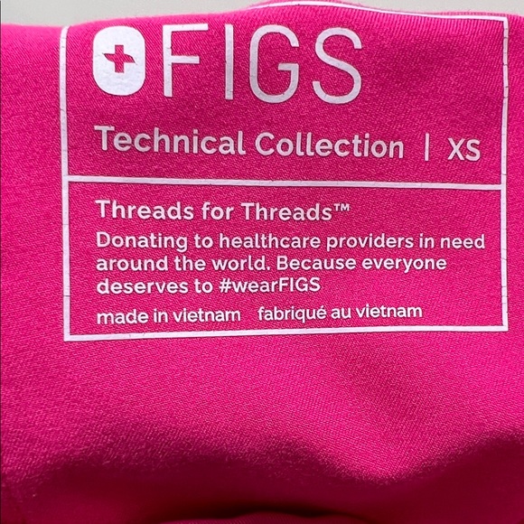 Figs Women's Scrub Set in rare Shocking Pink - Picture 7 of 8